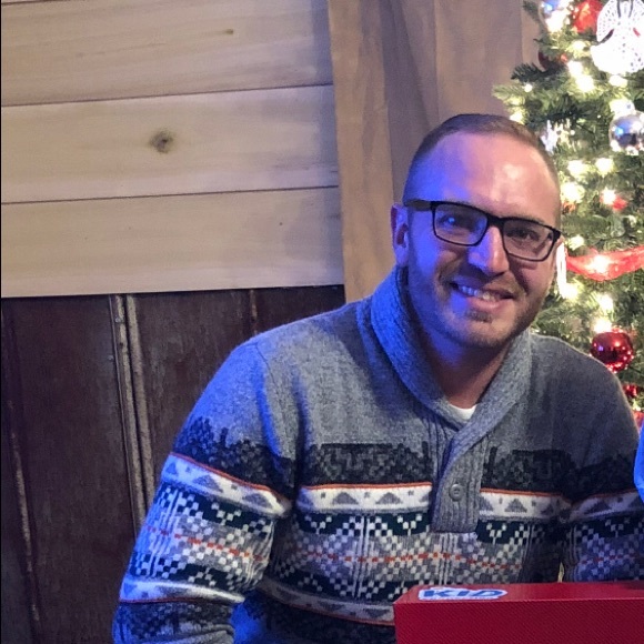 Meet your Posher, Josh - Picture 1 of 1